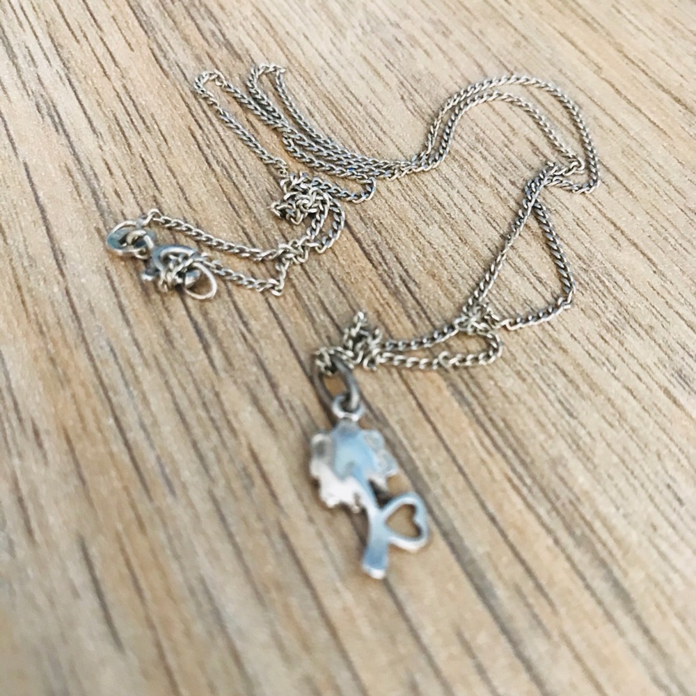 🌺 Tiny delicate silver necklace & flower pendent - Picture 2 of 4